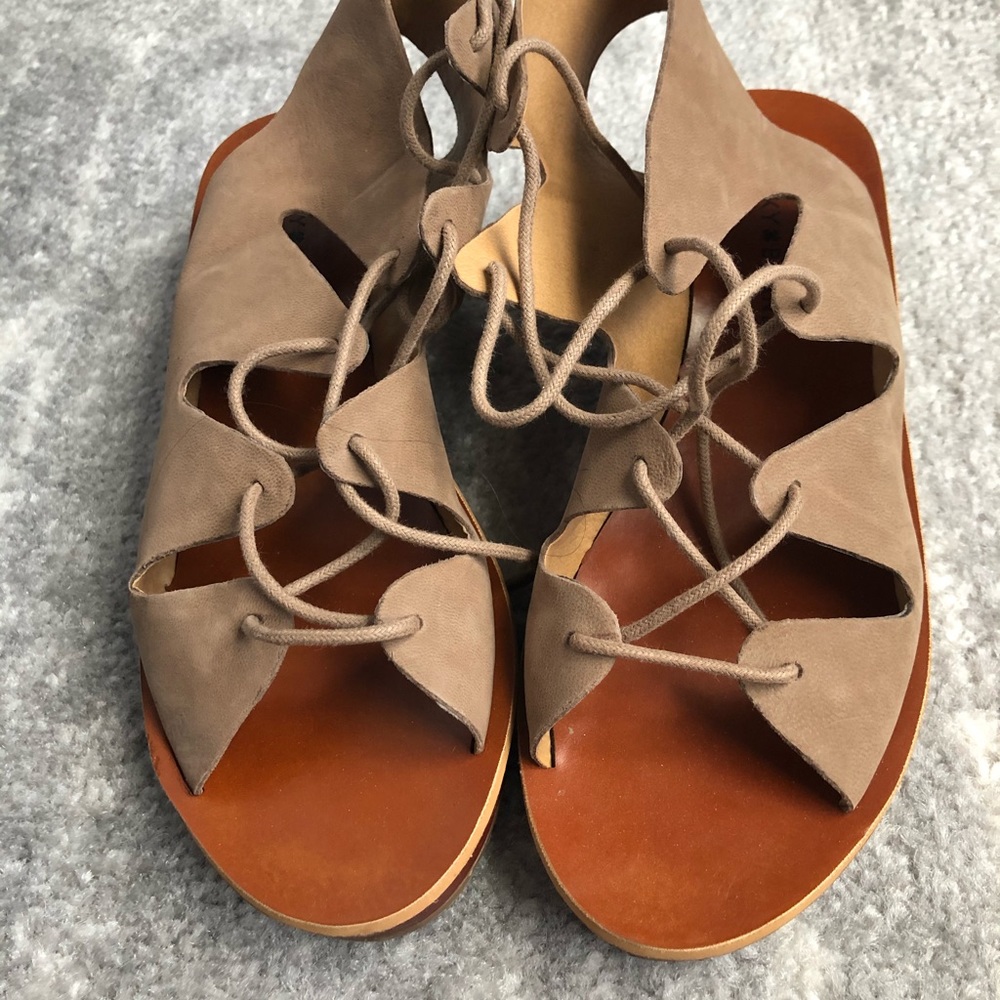 Lace-up platform sandals
